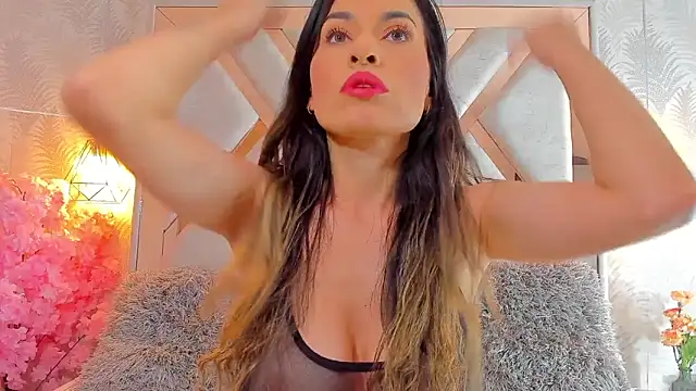 anni honeyriveras online show from April 4, 9:57 pm