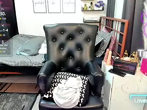 Queen Angela6 online show from July 9, 6:54 pm