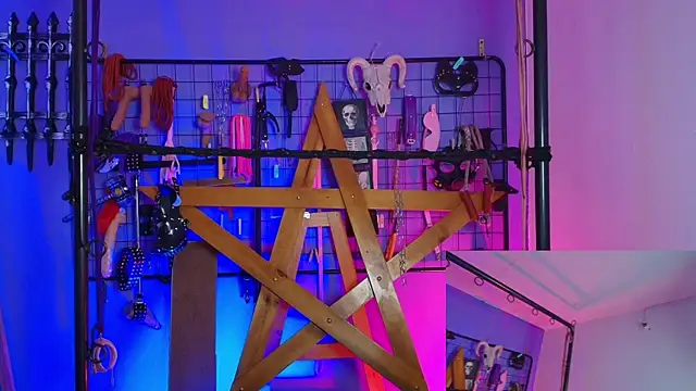 Misstresss aurora bdsm online show from September 30, 3:06 pm