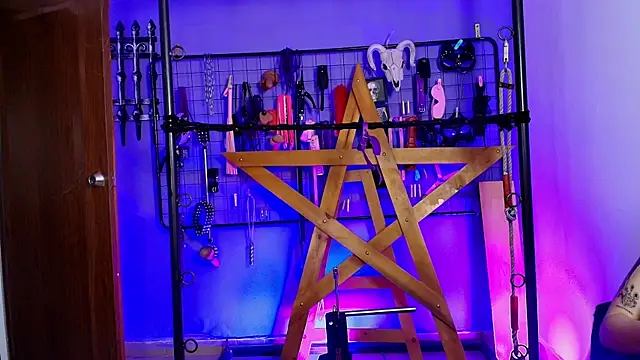 Misstresss aurora bdsm online show from October 3, 6:02 pm