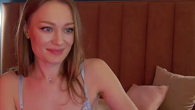 EvelynPoole online show from March 8, 2:04 am