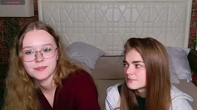 MandyMils online show from November 9, 4:14 pm