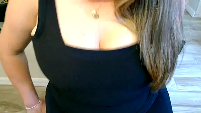 MissElizabethXoXo online show from October 9, 7:51 pm