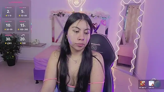 ZURY TAY online show from January 10, 11:59 am