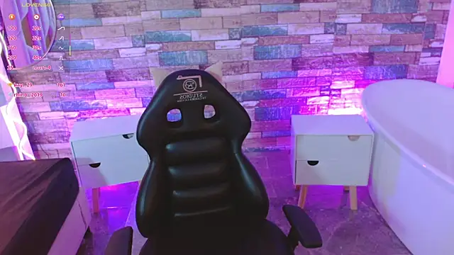 ZURY TAY online show from September 10, 1:44 pm