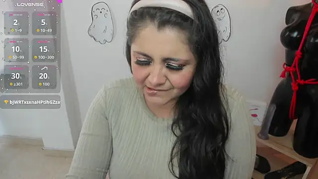 TifanyAmazinng online show from October 9, 1:37 pm