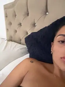 AnaaFaith  online show from October 29, 5:04 pm