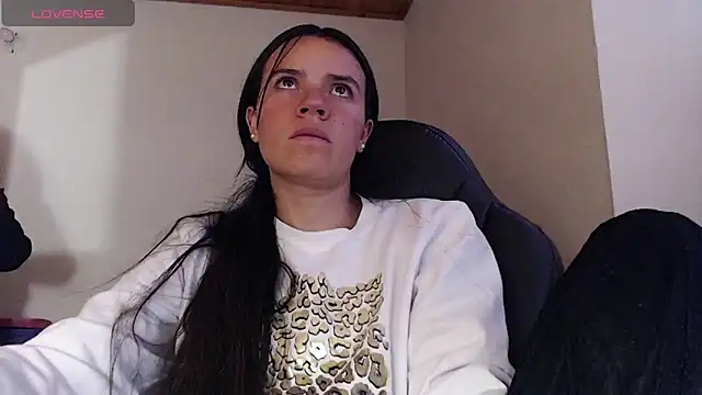 Skylar Serenity online show from November 27, 6:55 pm