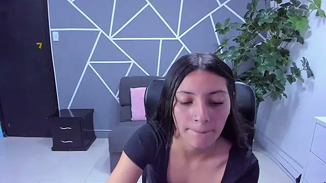  Luna Bennett online show from February 24, 8:29 pm