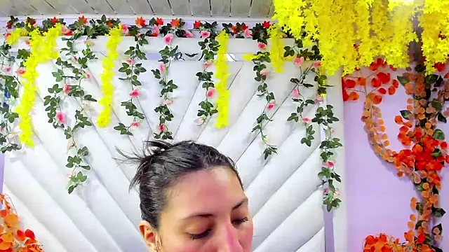  Luna Bennett online show from September 23, 1:09 pm