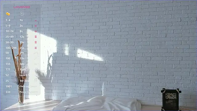 Snapshot of Milla_Vegga chatting on October 21, 10:19 am Milla Vegga online show from October 21, 10:19 am