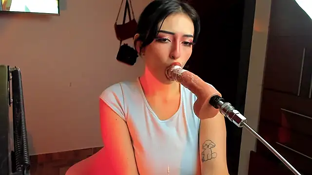 larsonbeverly online show from April 15, 10:54 pm