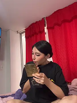 larsonbeverly online show from April 21, 5:53 pm