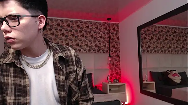 SpencerMontgomery online show from September 13, 8:39 pm