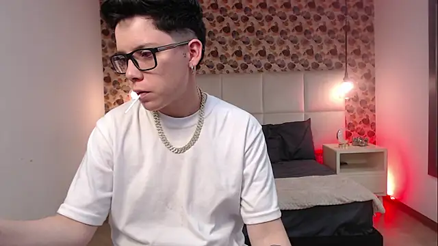 SpencerMontgomery online show from September 22, 8:07 pm