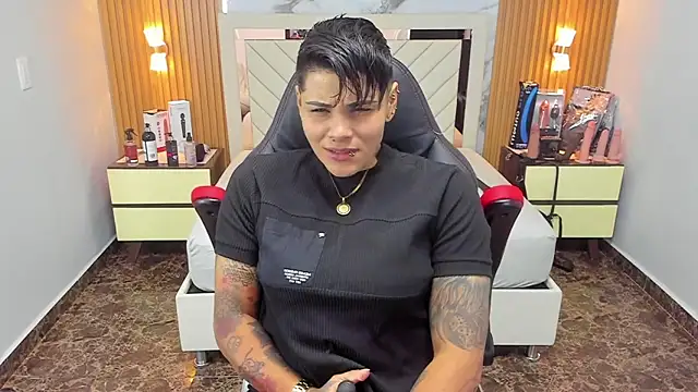 KAROLLJONES1 online show from October 2, 2:38 am