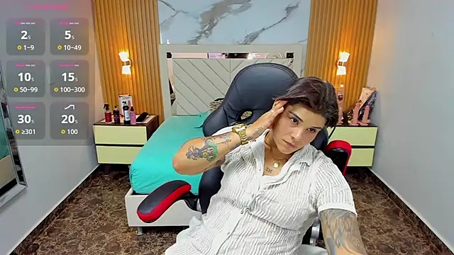 KAROLLJONES1 online show from October 25, 8:15 pm