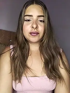 Nahomy cm online show from March 5, 9:10 pm