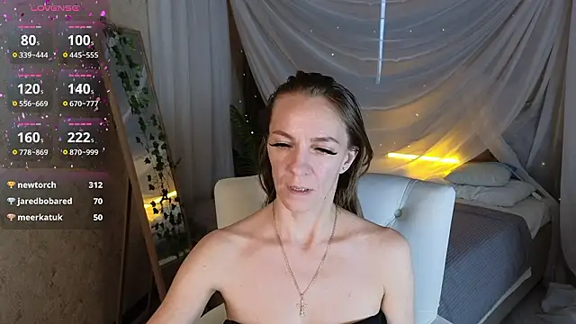 Jesica mooon online show from February 17, 8:02 am