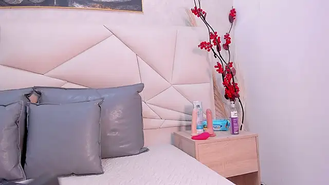 Mistt Mia online show from September 24, 9:36 pm