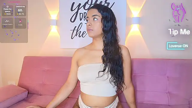 SunnyGilmoree online show from November 24, 8:00 pm