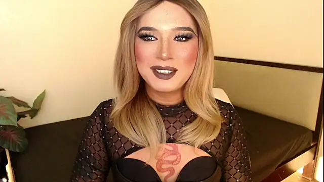 mslilly croft online show from December 18, 5:39 pm