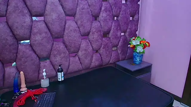 miaharvey 69 online show from December 14, 8:14 pm