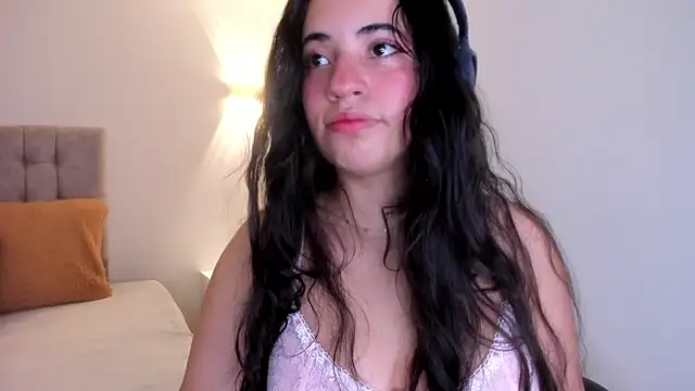 Snapshot of Nicol_Chang chatting on October 13, 3:53 am Nicol Chang online show from October 13, 3:53 am