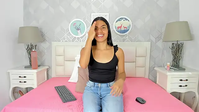 naia cox online show from October 25, 3:47 am