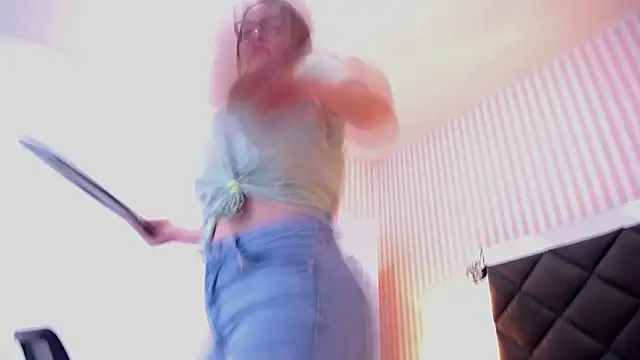 ViictoriaJones  online show from October 23, 1:17 pm