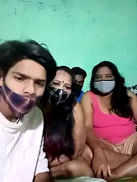 LoveOnStream online show from November 8, 11:59 am