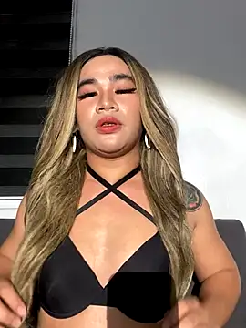 Malia Nicole online show from October 13, 1:58 pm