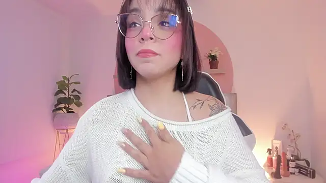 Clara Luu online show from March 25, 2:39 am