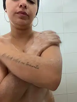 Isaa-Sweet online show from September 27, 1:40 pm