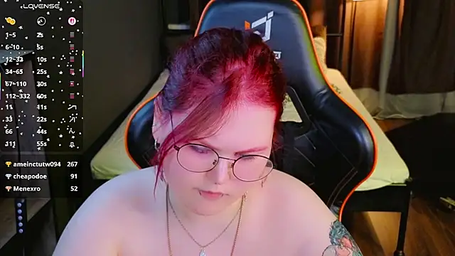 fillisfox  online show from February 7, 4:00 pm