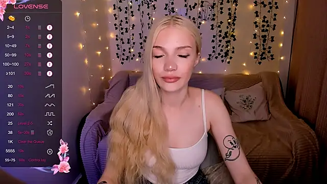 Snapshot of AnyaTaylor_ chatting on October 24, 2:18 am AnyaTaylor online show from October 24, 2:18 am