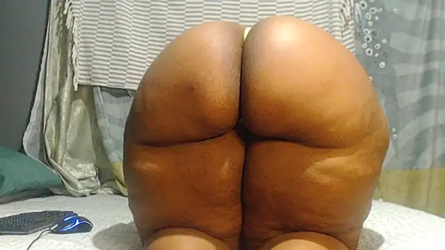 SEXYHUGEASS21 online show from March 30, 4:50 pm