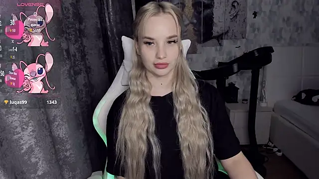 KiraKrox online show from November 18, 9:16 pm