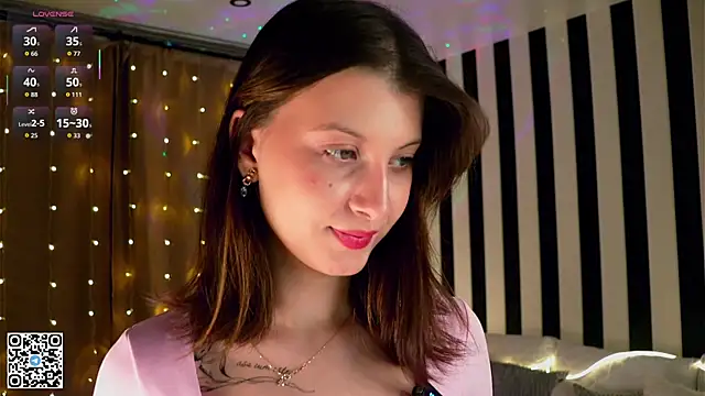 LorinaMaffitt online show from November 19, 6:30 pm