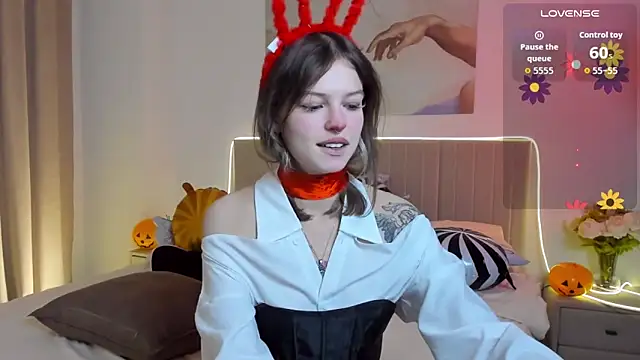 Lisa Blossom online show from October 31, 6:39 am