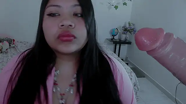 Snapshot of Juicy_elenxx chatting on October 23, 9:10 pm Juicy elenxx online show from October 23, 9:10 pm
