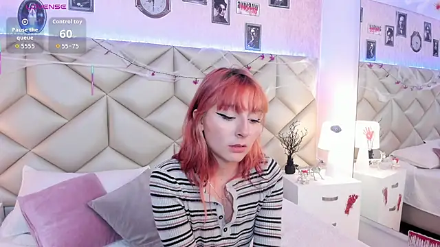 dafnne hall online show from October 24, 4:30 am