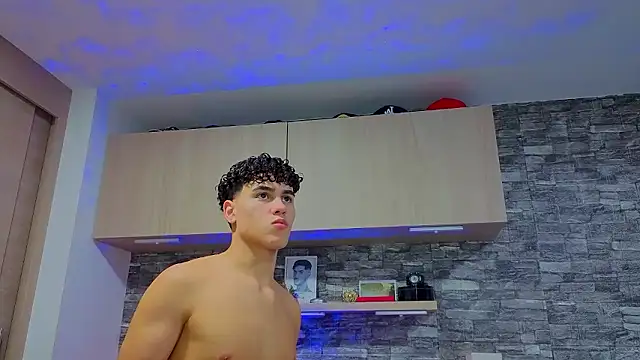 Theimperialboys  online show from February 14, 2:02 am