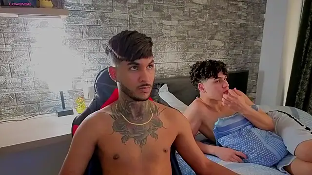 Theimperialboys  online show from April 15, 9:04 pm