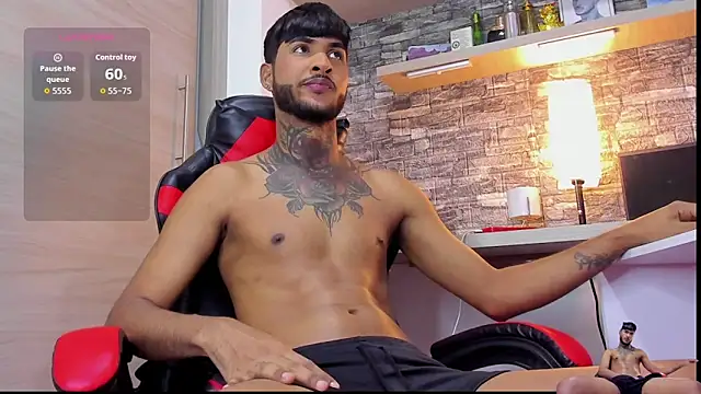 Snapshot of Theimperialboys_ chatting on October 20, 12:02 am Theimperialboys  online show from October 20, 12:02 am