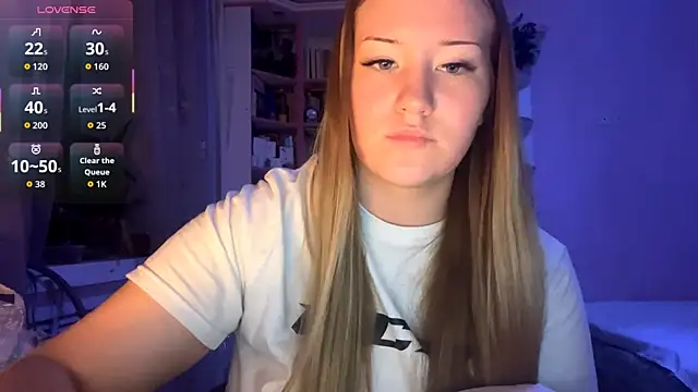 PandaFluff online show from October 9, 4:55 pm