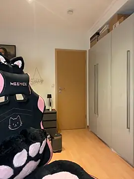 OliviaaFischer online show from February 20, 11:45 am