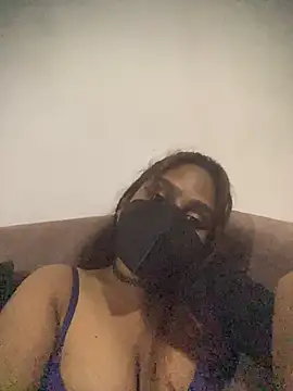 HitwifeSL online show from March 13, 5:25 pm