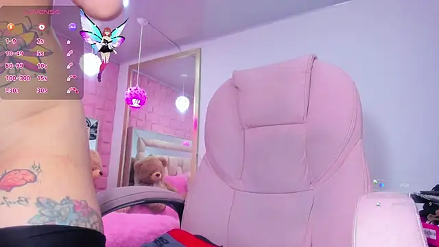  laaura  online show from October 28, 6:03 pm