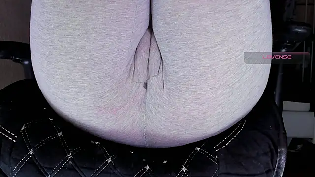 Snapshot of Cameltoe_squirt_inPants chatting on October 22, 4:01 pm Cameltoe squirt inPants online show from October 22, 4:01 pm
